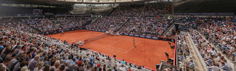 Volle Zuschauerränge rund um den Centercourt des Stadions am Rothenbaum